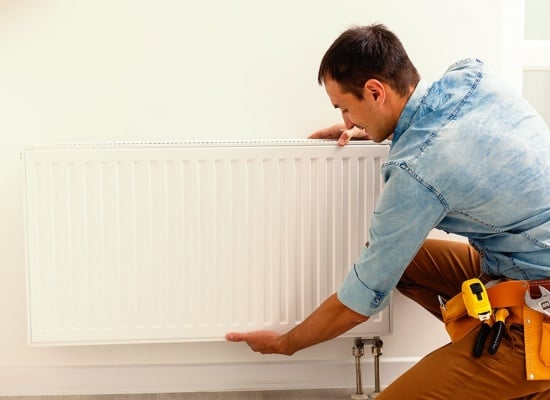 illustration d'un installateur de chauffage